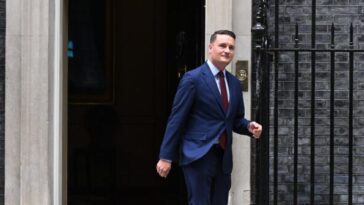 brexit-betrayal:-top-labour-leadership-challengers-would-see-britain-rejoin-the-eu