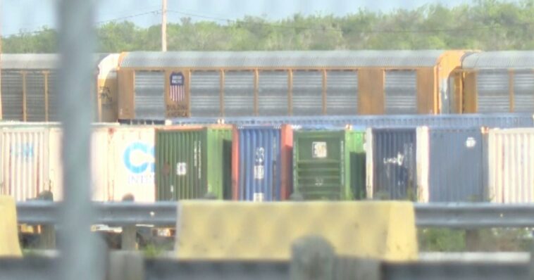 six-found-dead-in-cargo-boxcar-at-union-pacific-yard-in-border-town:-police