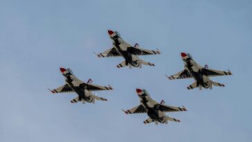 watch:-military-jets-collide-midair-at-idaho-air-show