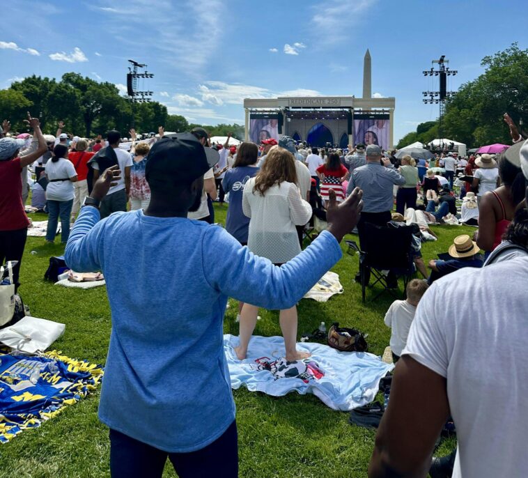 thousands-of-christians-fill-national-mall-for-prayer-service-celebrating-america’s-faith-heritage