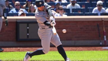 anthony-volpe-nearly-plays-subway-series-hero-with-yankees-future-in-flux:-‘that’s-the-guy-we-know’