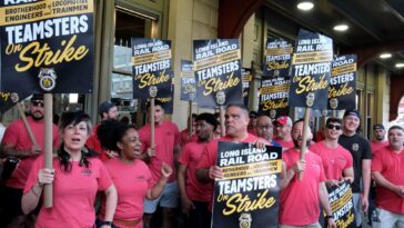 lirr-strike-over-after-mta,-unions-reach-deal