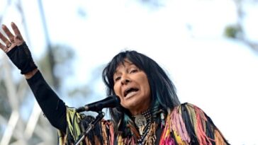 nolte:-‘pretendian’-folk-singer-buffy-sainte-marie-stripped-of-honorary-doctorate