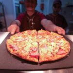 america’s-best-tasting-pizza-chain-is-an-old-school-favorite,-survey-finds