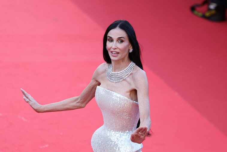 demi-moore-doesn’t-look-‘toned’-she-looks-like-she’s-starving.