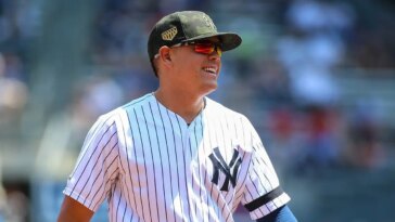 ex-yankees-infielder-gio-urshela-retires-from-mlb-at-34
