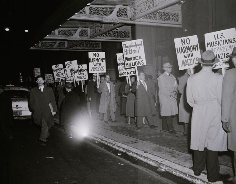when-the-klan-came-for-the-jews,-the-south-turned-on-the-klan