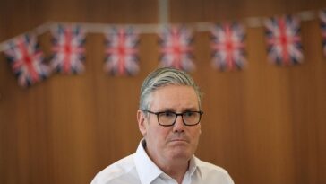 brits-rush-to-the-comfort-of-muslims-after-mosque-shooting-in-us.