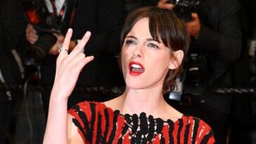 kristen-stewart-is-sick-of-making-movies-for-‘f**king-billionaires,’-wants-to-put-‘weird-s**t’-on-youtube