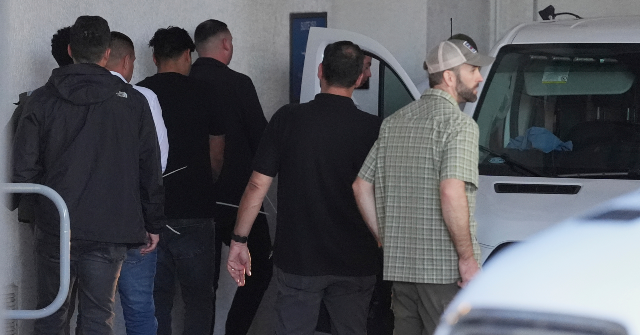 ice-arrests-33-migrants-after-raids-on-orlando-construction-sites