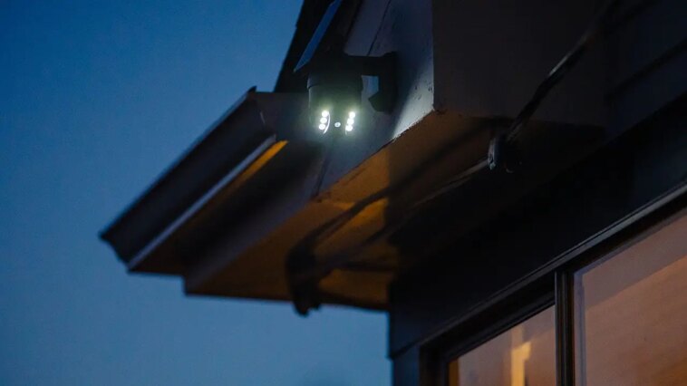 wearing-only-a-watch,-a-headlamp-and-flip-flops-isn’t-a-great-disguise-when-trashing-a-neighbor’s-motion-light