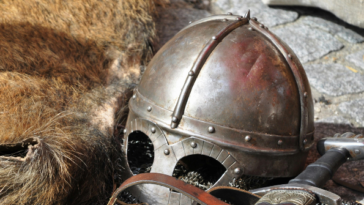 photo-—-norway:-first-grader-discovers-1,300-year-old-sword-during-school-trip-to-‘land-of-the-warrior’