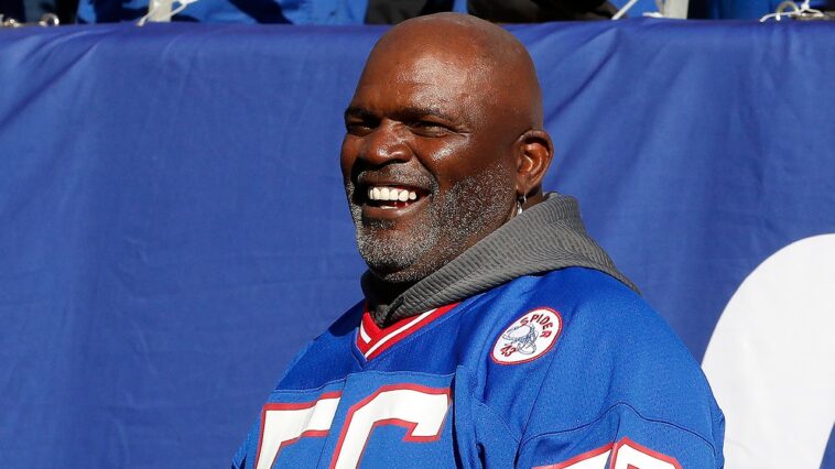 bill-belichick-reveals-how-nfl-legend-lawrence-taylor-could-read-plays-by-how-scared-opponents-were-of-him