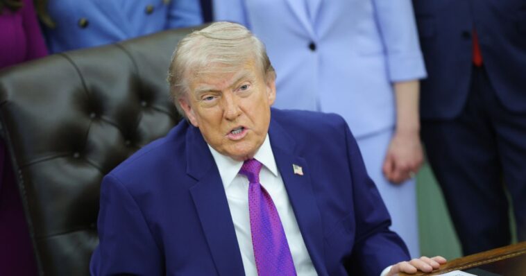 trump-signs-sweeping-order-to-restrict-banking-access-to-illegal-aliens-over-crime-concerns