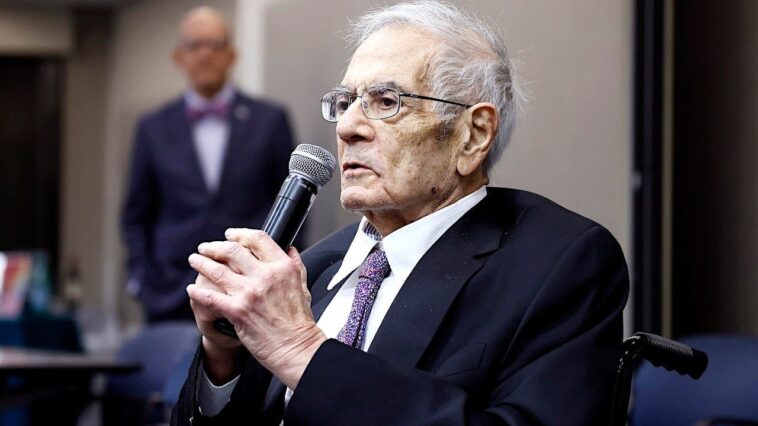 fmr-dem-rep-barney-frank,-sharp-tongued-liberal-trailblazer,-dodd-frank-co-author-dies
