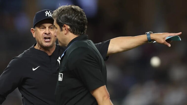 yankees’-aaron-boone-furiously-yells-at-umpire-over-catch-during-win-over-blue-jays,-gets-ejected