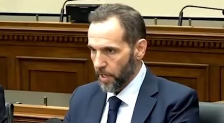 breaking:-former-doj-attorney-indicted-for-stealing-copy-of-jack-smith’s-report-on-trump’s-classified-docs-investigation