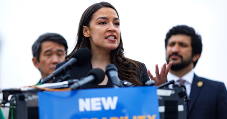 jeff-bezos-gives-aoc-a-basic-economics-lesson-after-she-claims-no-one-can-‘earn’-billions