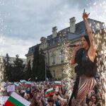 videos:-eurovision-winner-dara-sings-‘bangaranga’-to-thousands-in-bulgaria-homecoming
