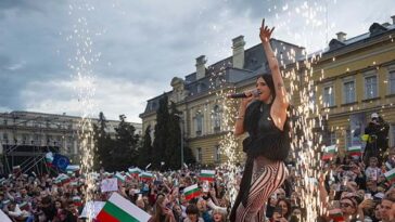 videos:-eurovision-winner-dara-sings-‘bangaranga’-to-thousands-in-bulgaria-homecoming