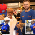 owner-of-philadelphia’s-iconic-pat’s-cheesesteaks-forced-to-work-in-ny-— wearing-‘philly-sucks’-shirt-—-after-losing-knicks-bet