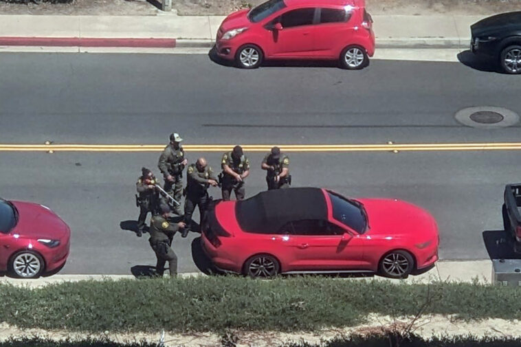 rich-suburb-on-lockdown-as-cops-swarm-car-outside-southern-california-high-school