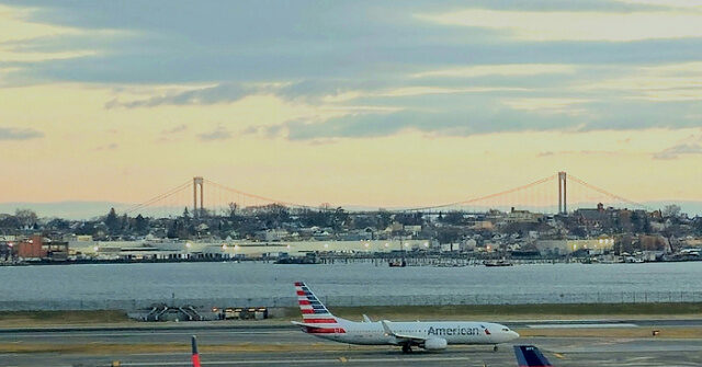 laguardia-airport-closes-runway-after-sinkhole-discovery