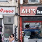 migrant-crime-networks:-british-gov’t-announces-crackdown-on-‘dodgy’-barbers-and-vape-shops