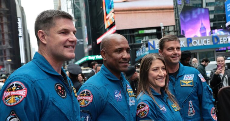 video:-man-accosts-nasa’s-artemis-ii-crew-at-capitol,-accuses-them-of-faking-moon-mission