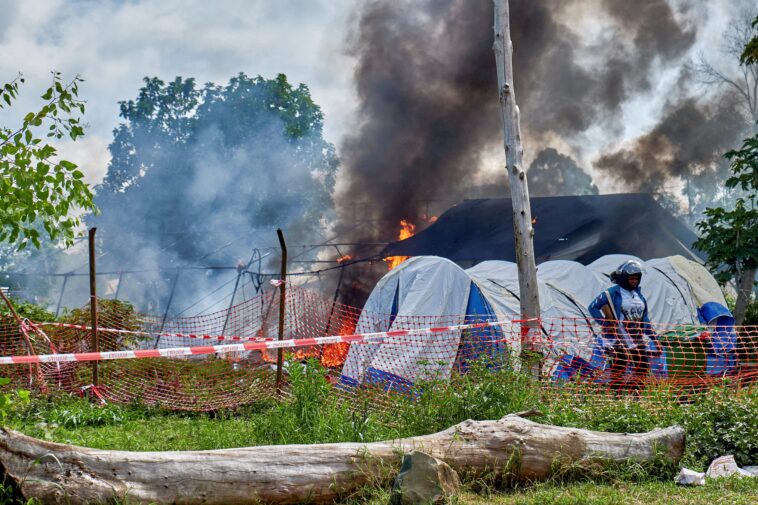 congo-residents-set-fire-to-ebola-treatment-center-as-fear,-anger-grow-over-outbreak