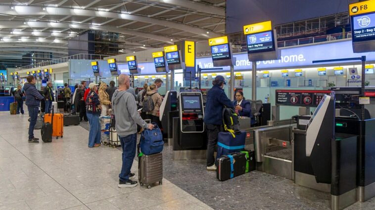 20,000-bags-stranded-after-technical-issue-at-major-airport-leaves-travelers-scrambling