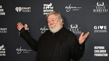apple-legend-steve-wozniak-earns-applause-by-telling-graduates-‘you-have-ai-–-actual-intelligence’