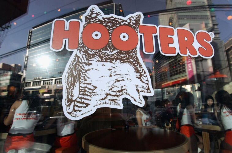 hooters-says-it-was-never-really-about-the-hooters