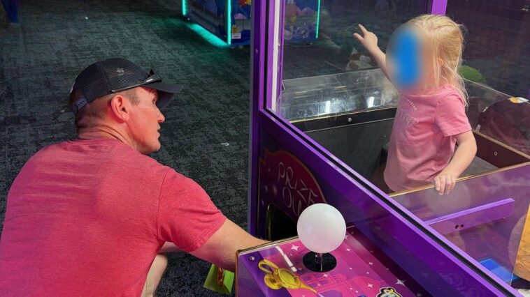 hero-police-officer-defeats-claw-machine-and-rescues-trapped-child-on-family-bowling-night:-‘nerves-of-steel’