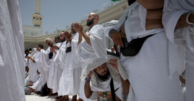saudi-arabia-prepares-to-welcome-1.5-million-for-hajj-amid-ebola,-iran-fears
