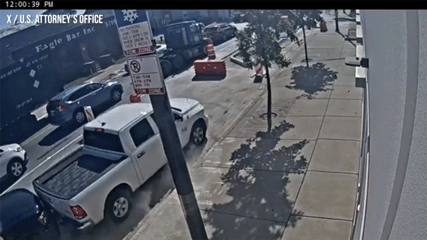 video-shows-moment-chicago-man-allegedly-used-suv-as-weapon-against-ice-agent,-prosecutors-say