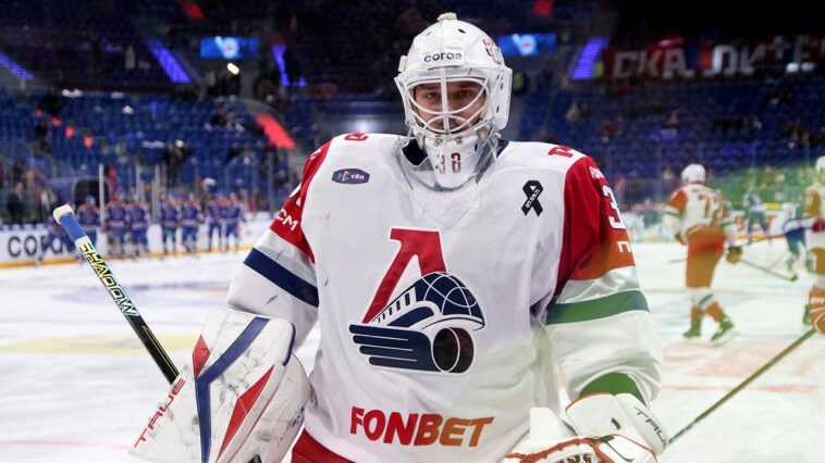 russian-hockey-team-wins-second-straight-championship,-goalie-immediately-drops-the-trophy