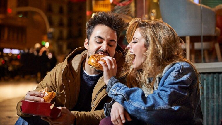 america’s-late-night-fast-food-culture-may-be-making-a-comeback-—-here’s-why