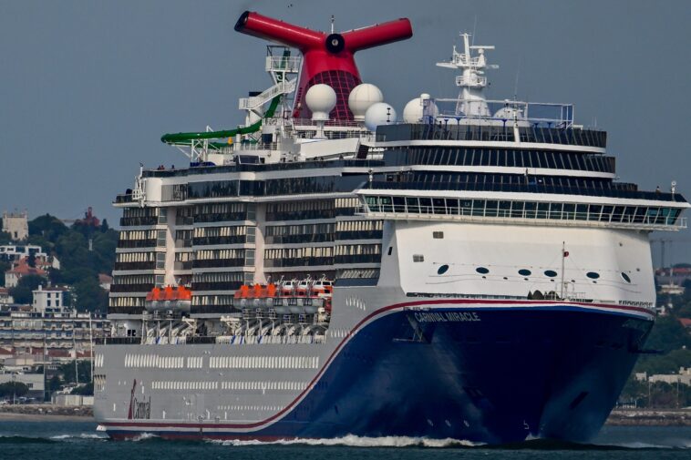 carnival-ripped-for-canceling-cruise-bookings-after-website-glitch-sold-ridiculously-cheap-trips