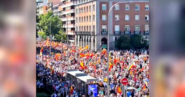 watch:-spanish-protesters-flood-the-streets-demanding-the-resignation-of-socialist-pm-sanchez-mired-in-corruption-scandals