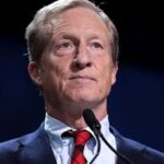 billionaire-democrat-tom-steyer-does-campaign-stop-in-rough-part-of-la-–-gets-violent-threats,-man-pulls-knife-on-staffer-(video)