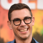 ‘queer-as-folk’-actor-ryan-o’connell-complains-hollywood-has-cut-back-on-gay-themed-projects:-‘a-real-shame’