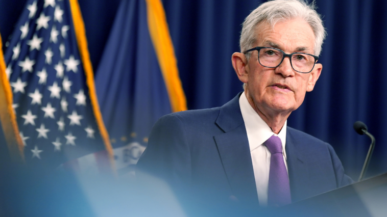 peter-navarro:-powell’s-shadow-fed-majority-could-threaten-jobs,-housing-and-growth