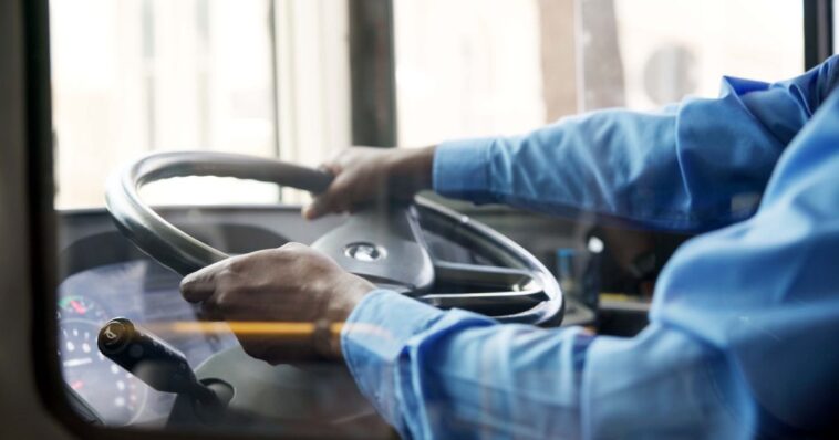 crazed-man-kidnaps-chicago-bus-driver-at-knifepoint,-leads-her-to-jump-out-window