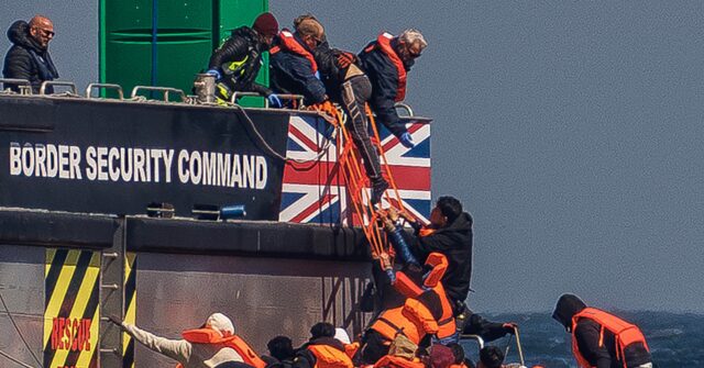 hundreds-of-illegals-cross-english-channel-amid-reports-of-armed-militants-gathering-on-belgian-beaches
