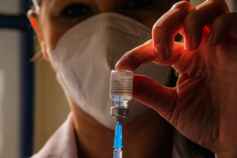 uk-scientists-rushing-to-create-ebola-vaccine-using-covid-jab-technology