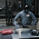 humanoid-robots-work-nonstop-in-package-test