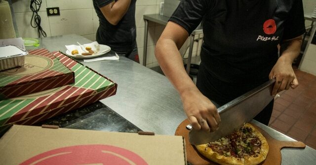 franchisee-lawsuit:-pizza-hut’s-kitchen-ai-system-bungles-operations,-causes-restaurants-to-lose-money