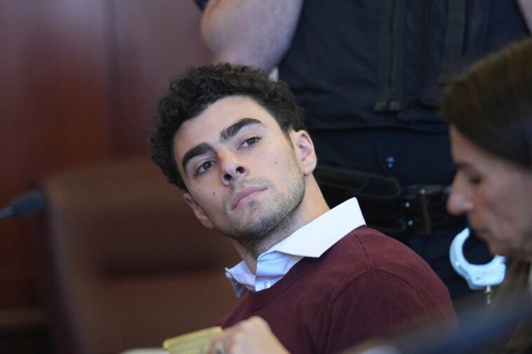 this-could-sink-mangione’s-defense:-judge-allows-notebook,-gun-as-evidence