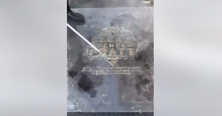 genius!-la-mayor-candidate-spencer-pratt-uses-power-washer-to-tattoo-filthy-la-sidewalks-with-campaign-logo-–-“imagine-if-the-streets-were-this-clean”-(video)